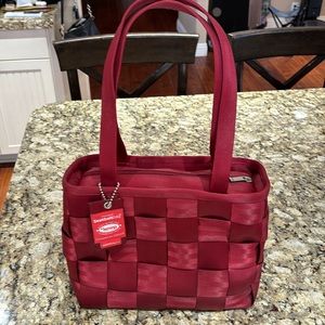 Harvey’s Seatbelt Bag